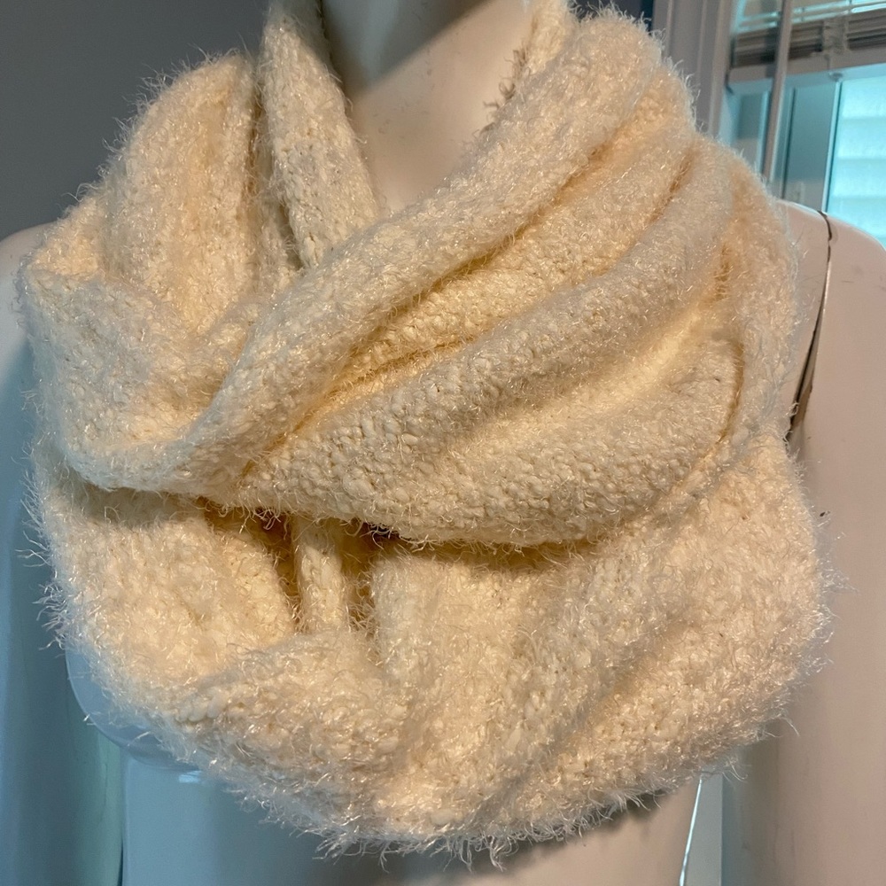 *NWT* Abercrombie & Fitch Infinity Scarf